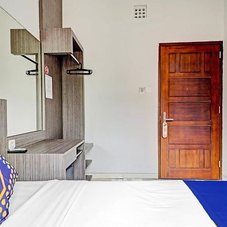 Hotel O Cihampelas Near Ciwalk Formerly D'River Guest House Bandung Exterior foto
