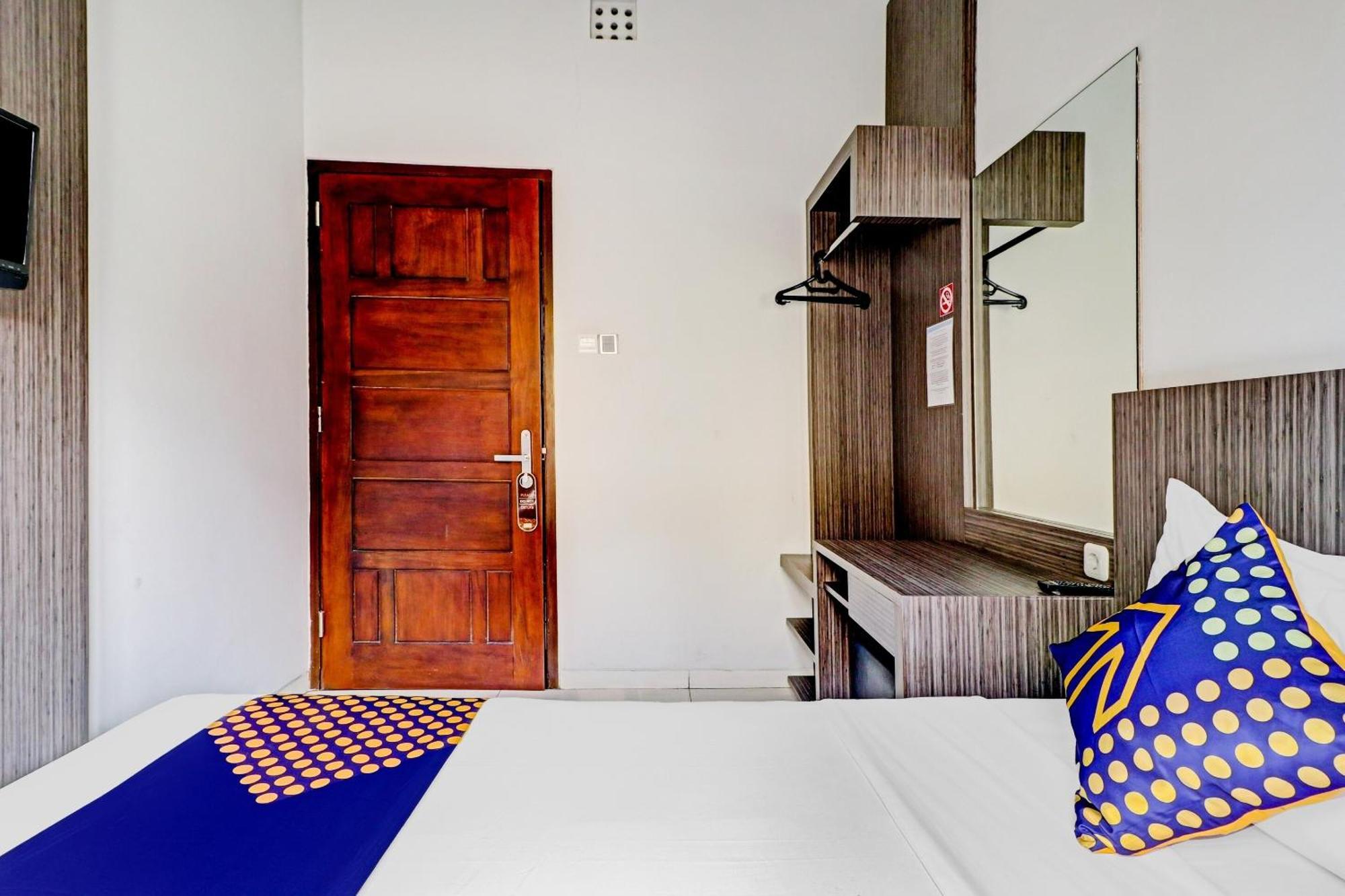 Hotel O Cihampelas Near Ciwalk Formerly D'River Guest House Bandung Exterior foto